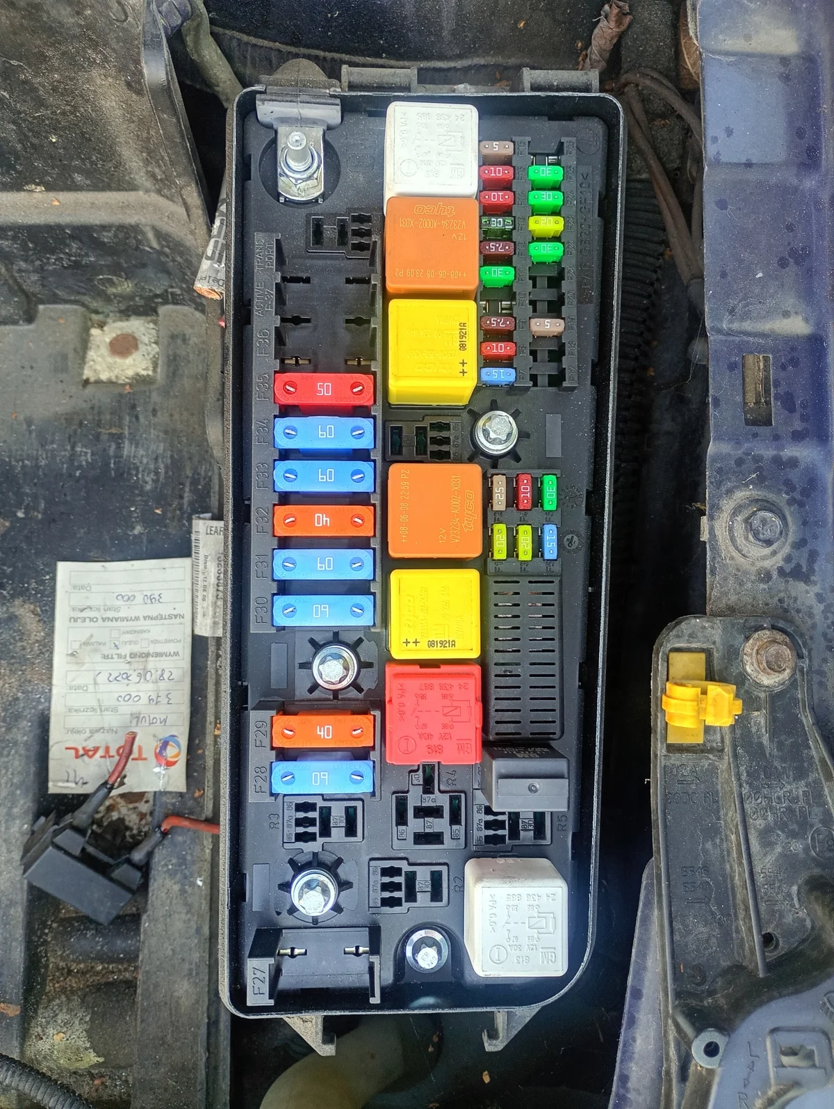 Fuse Box Module Opel Vectra C 1.9 CDTI