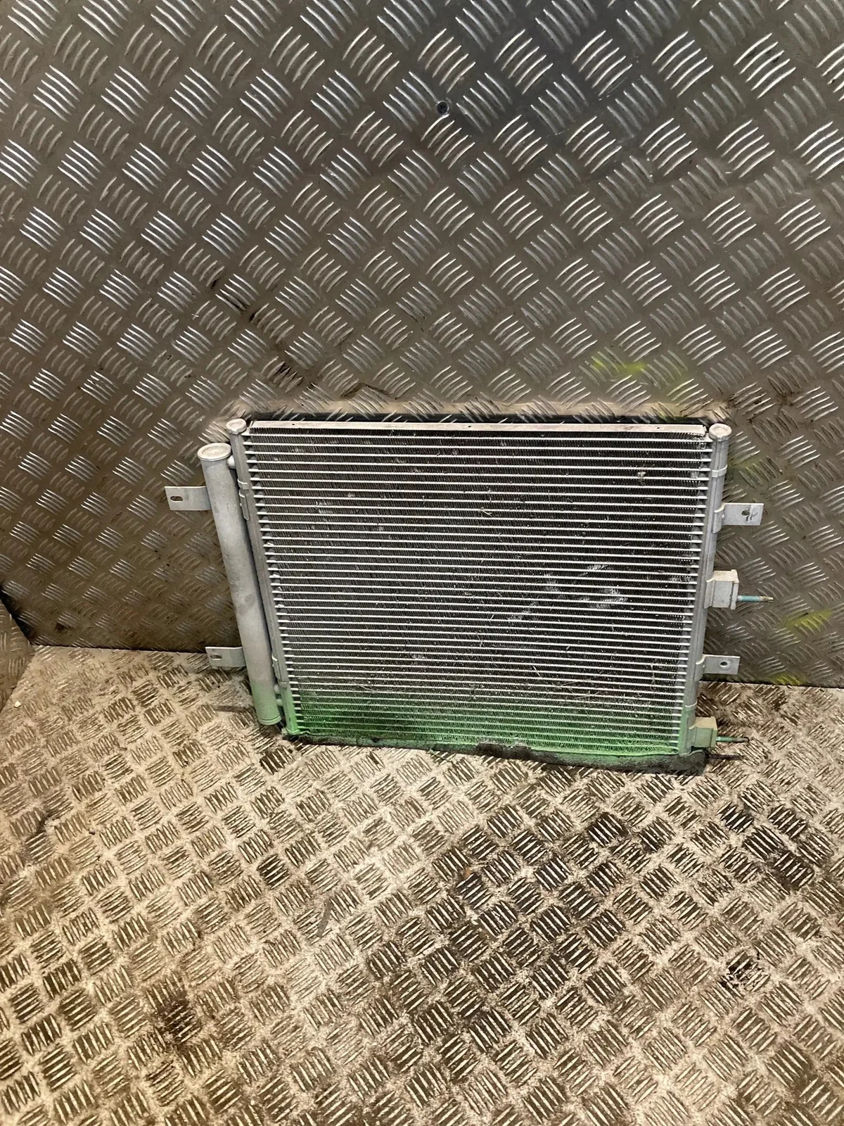 Condensor airco Jaguar XK Cabrio (X150)