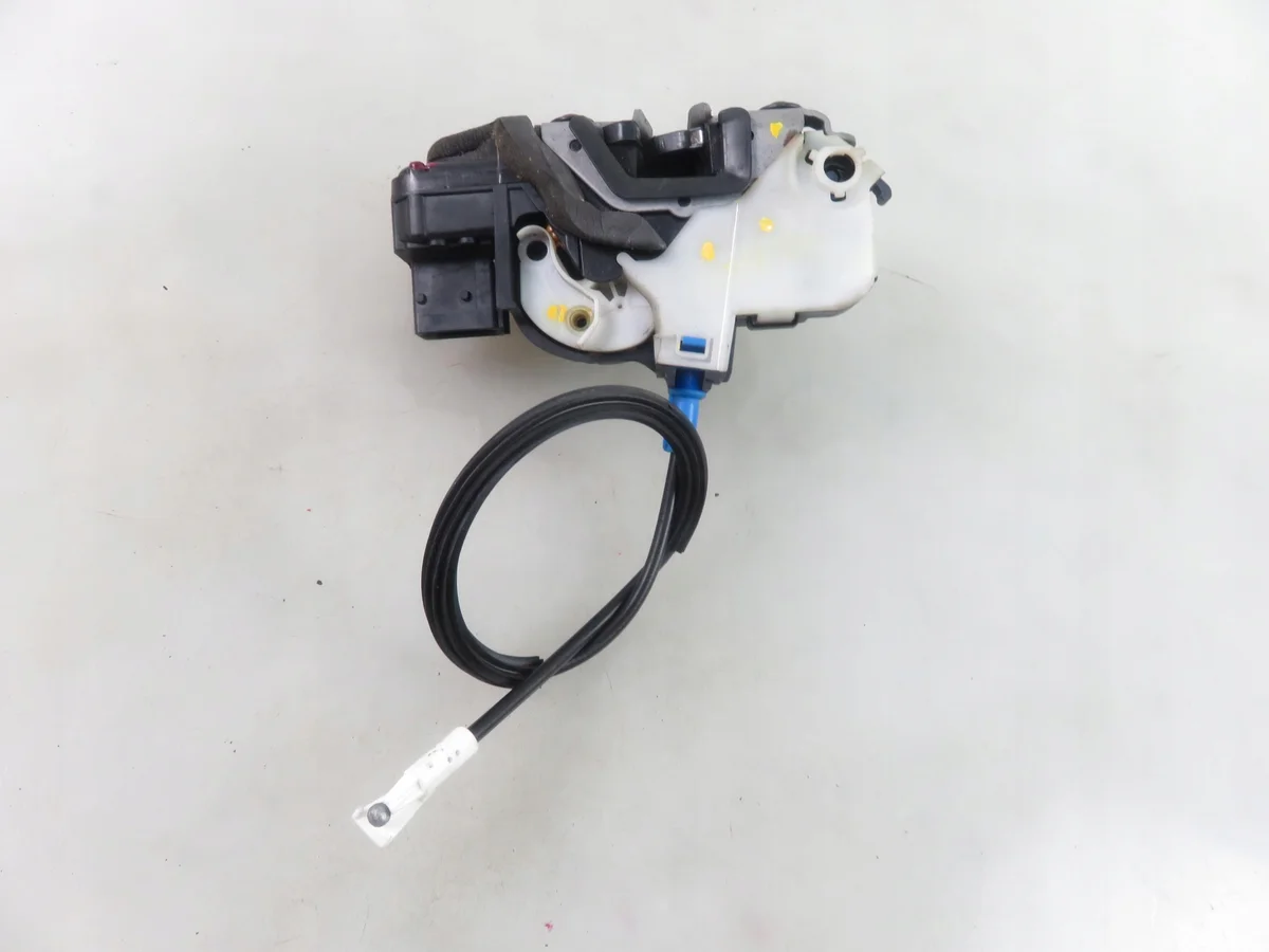 Schloss vorne rechts Opel Astra IV J 6 PIN image 9