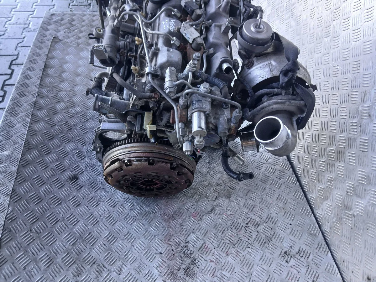 Toyota Verso 2.0 D4D motor 1AD-FTV image 9