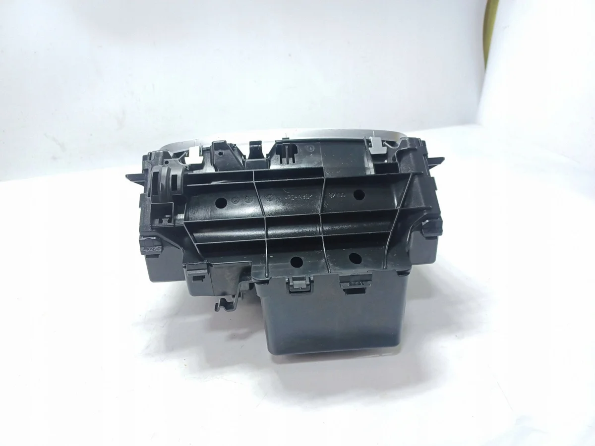 Mercedes E W213 Console Storage A2136806500 image 4