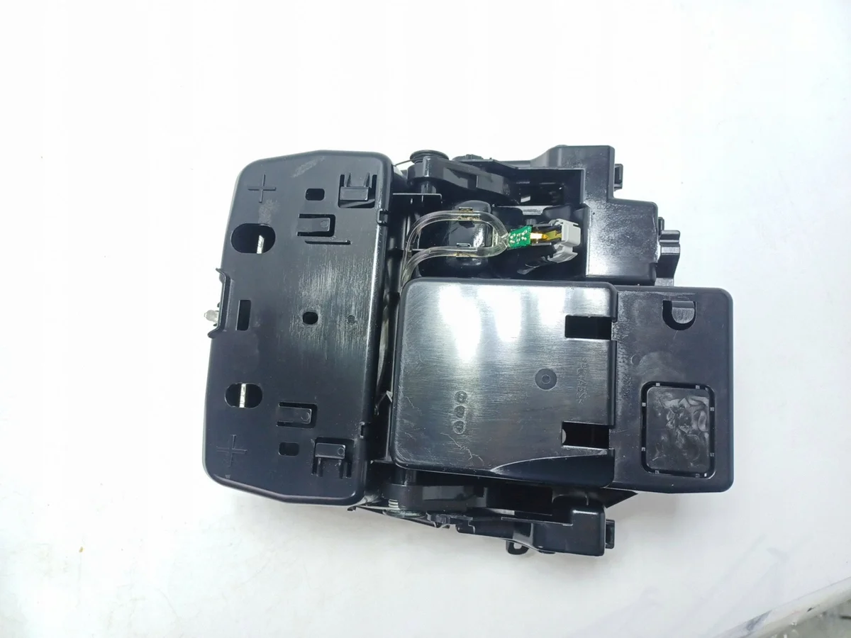 Mercedes E W213 Console Storage A2136806500 image 5