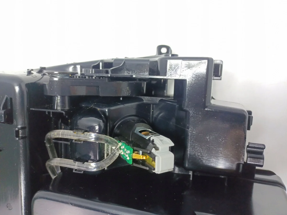 Mercedes E W213 Console Storage A2136806500 image 6