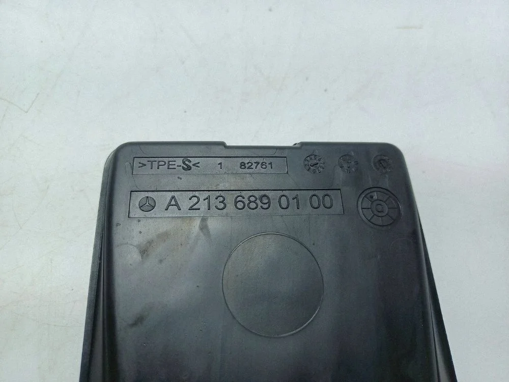 Mercedes E W213 Insert Caoutchouc Boîte A2136890100 image 6