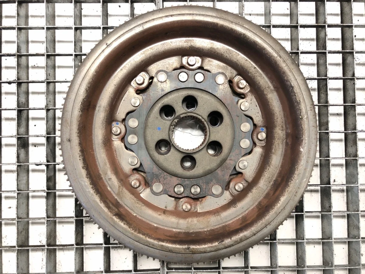 Volant Moteur VW Passat B7 2.0 140CV 03L105266AK