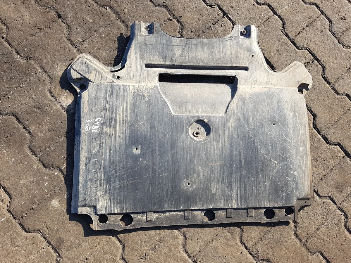 Audi A4 B8 08-11 Suojalevy Moottoriin 8K1863822L