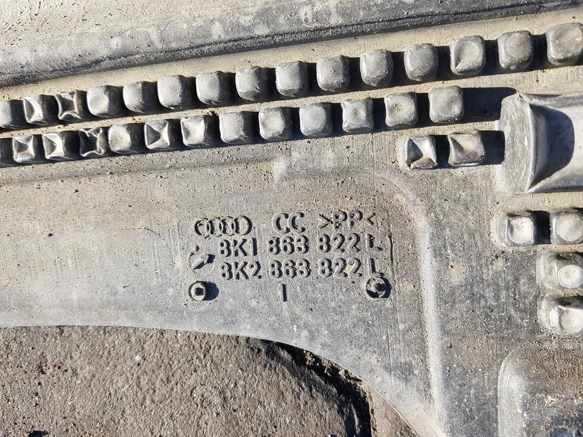 Audi A4 B8 08-11 2.0 TDI Unterbodenschutz image 3