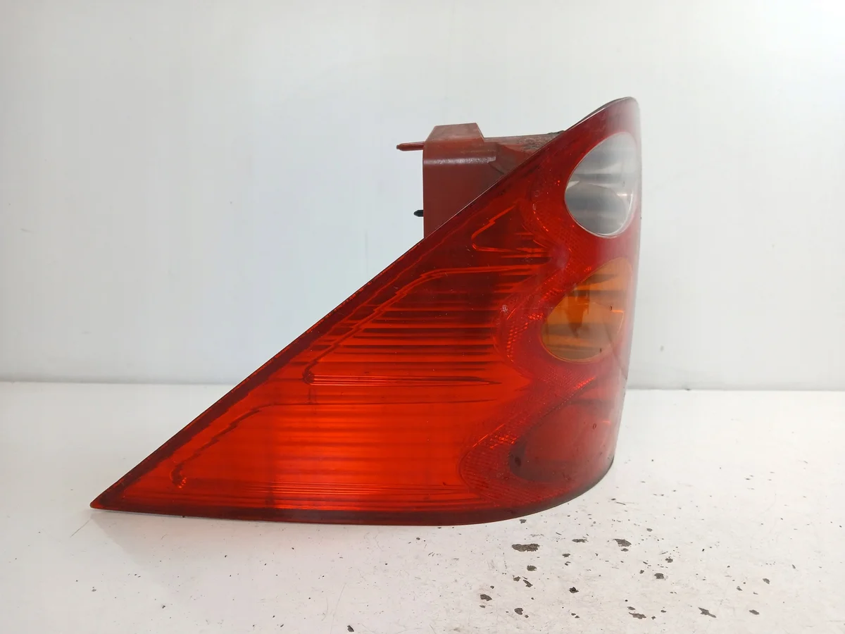 Peugeot 1007 Right Rear Tail Light Used image 3