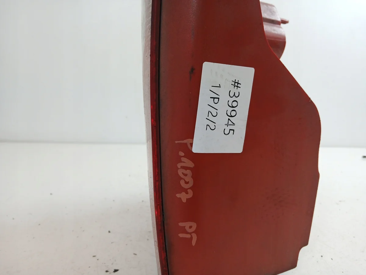 Peugeot 1007 Right Rear Tail Light Used image 6