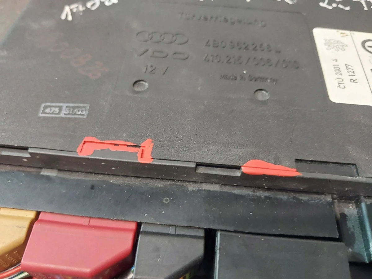 Módulo Confort Audi A6 C5 4B0962258L Usado image 3