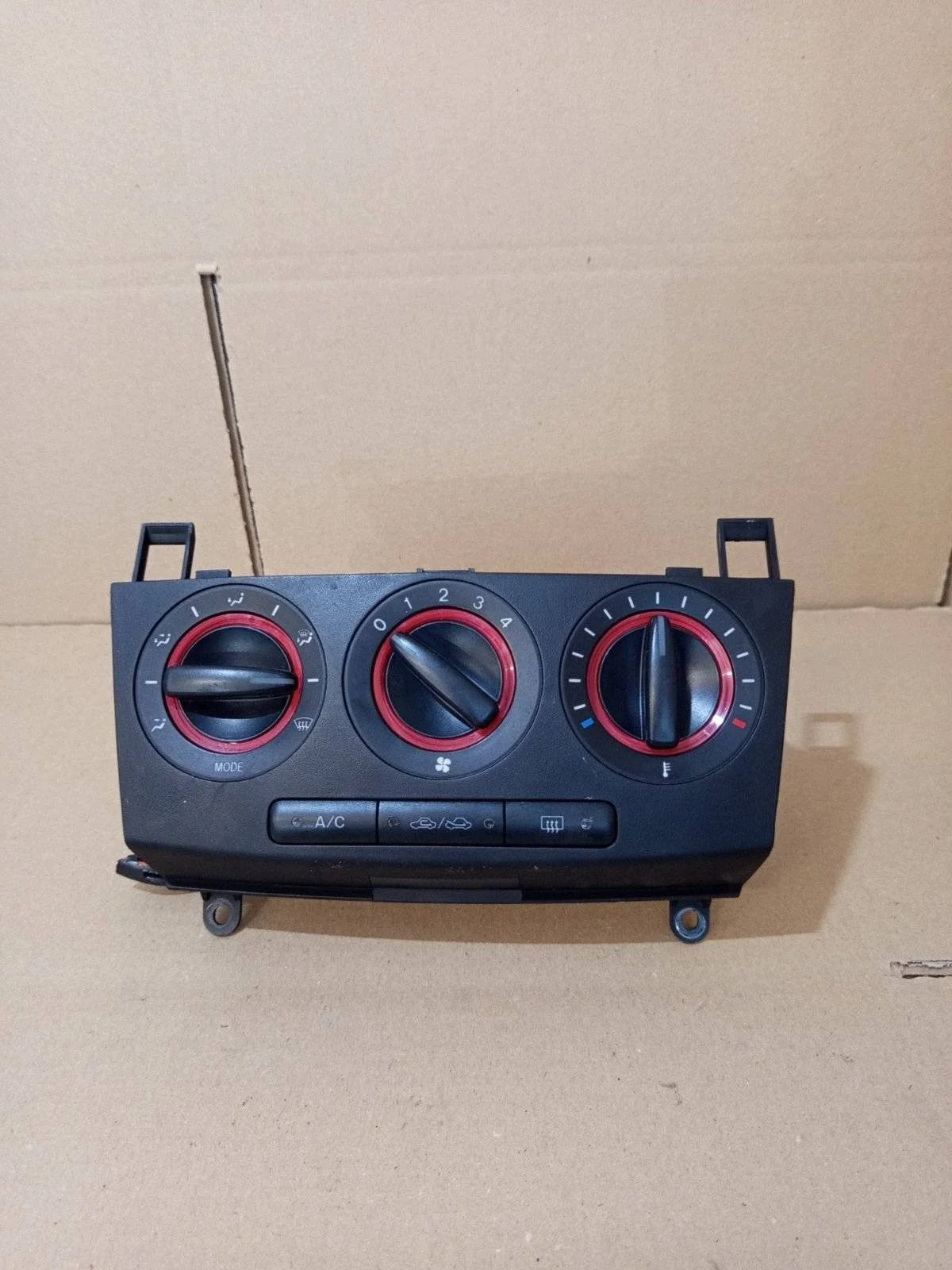 Klimaanlagenblende Mazda 3 BK EBU720 image 2