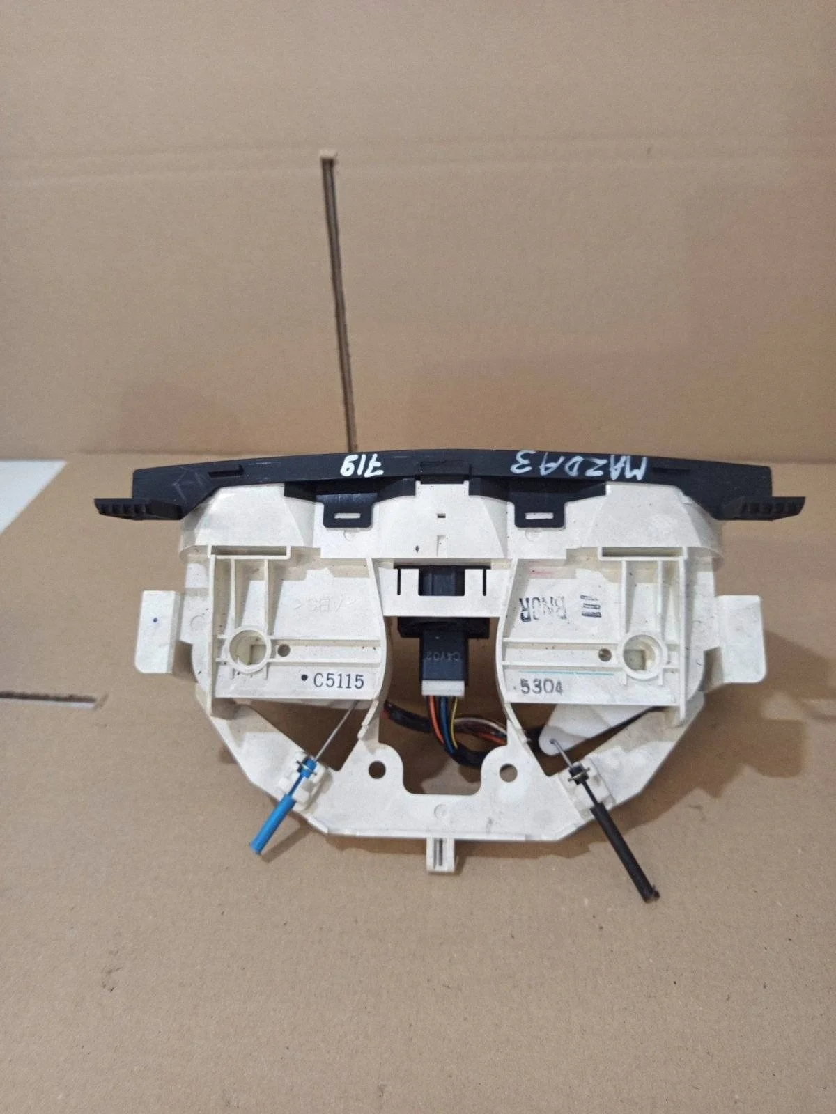 Klimaanlagenblende Mazda 3 BK EBU720 image 3
