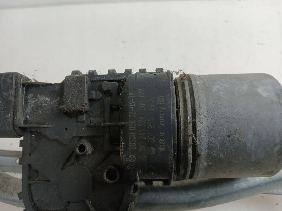 VW Polo 9N Scheibenwischer Mechanismus Vorne image 3