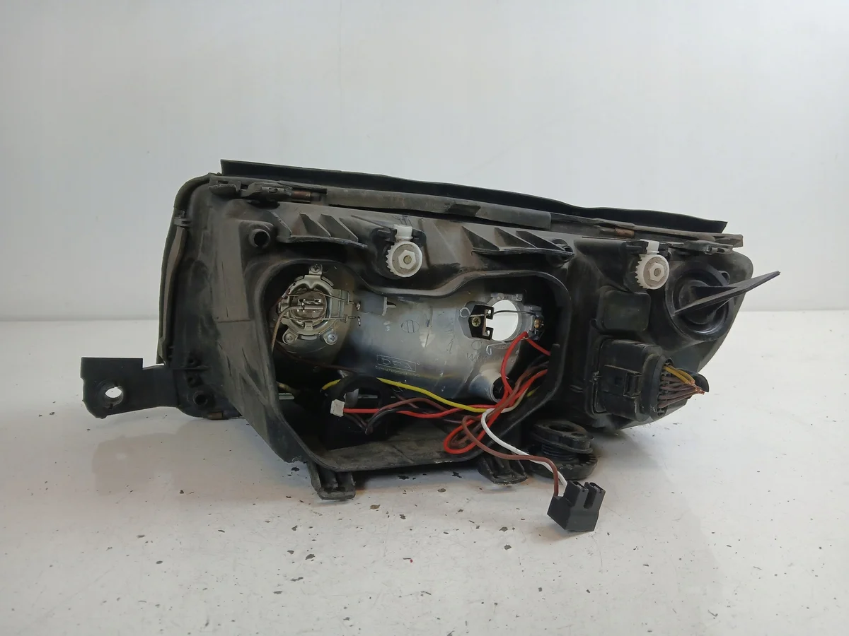 Luz delantera derecha Skoda Fabia I usada image 3