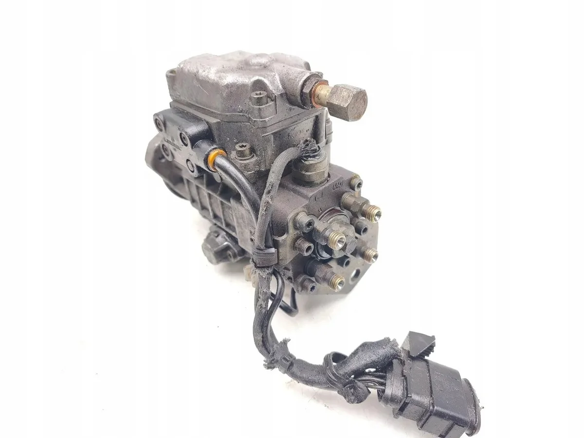 Volkswagen 038130107B Injection Pump Used image 4