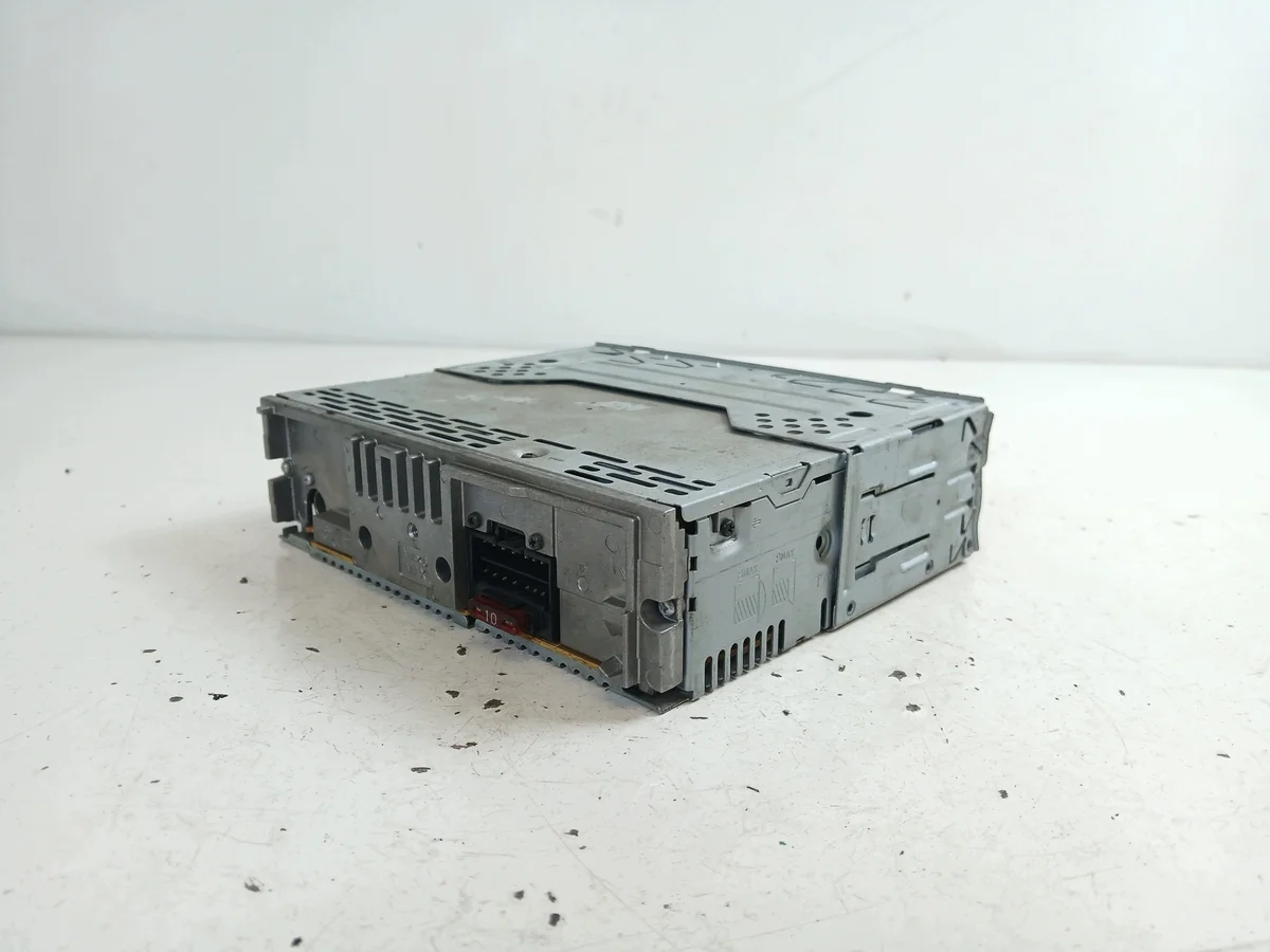 SONY CDX-S2020 Radio CD-soitin image 3