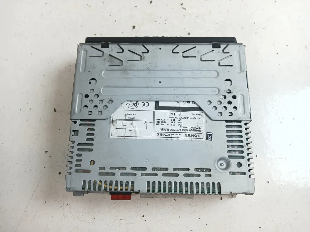 SONY CDX-S2020 Radio CD-soitin image 5