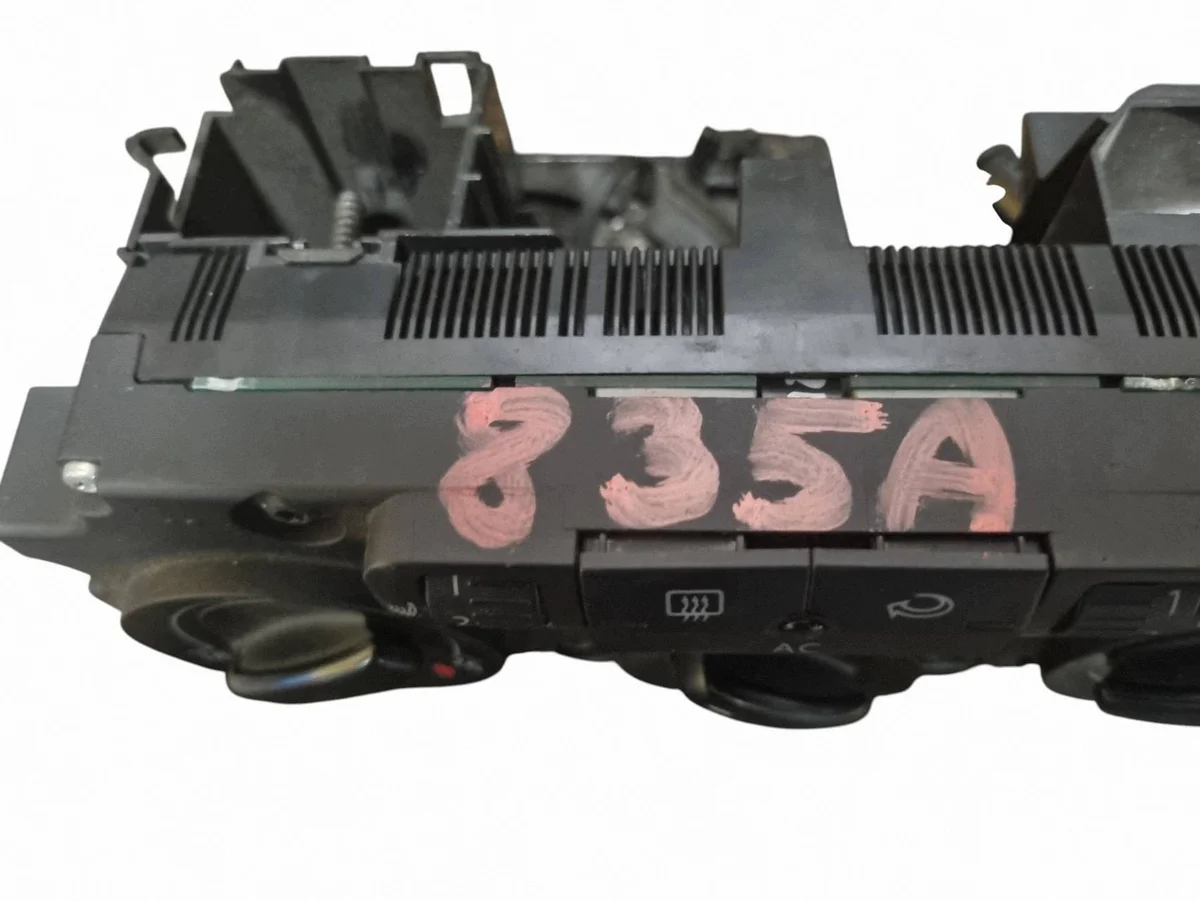 Bedienteil Klimaanlage VW Golf V 1K0820047 image 10