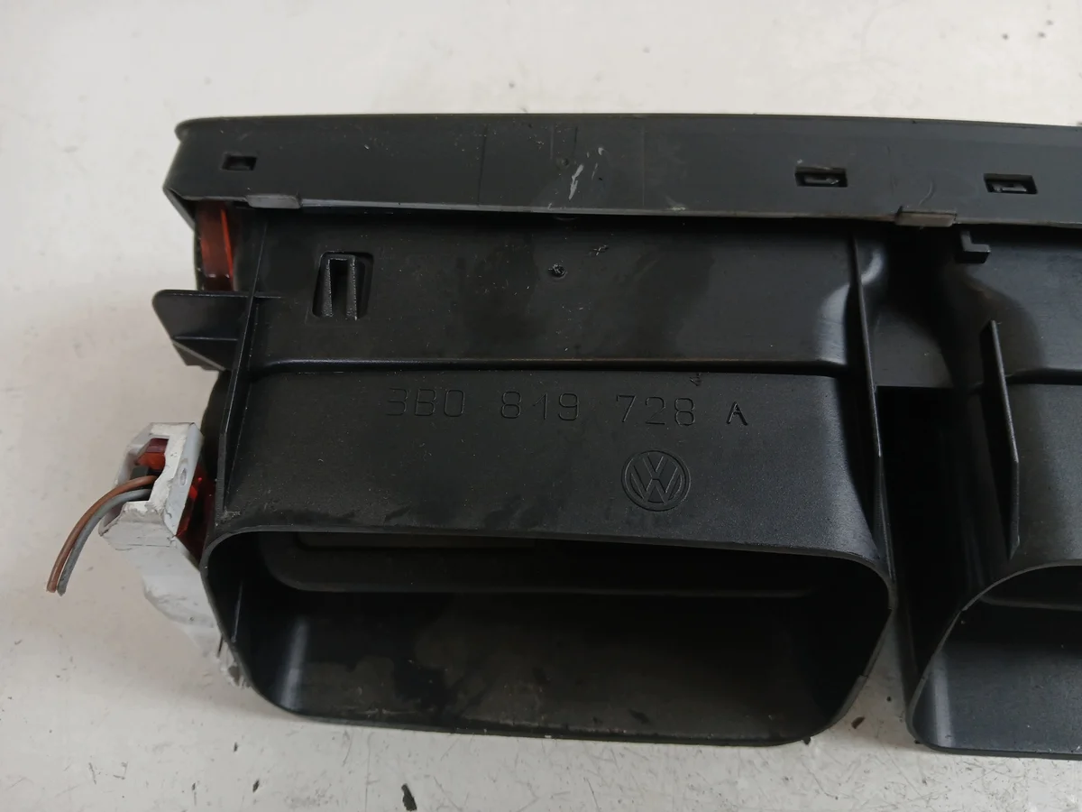 VW Passat B5 Lüftungsgitter Mittel 3B0819728A thumbnail 4