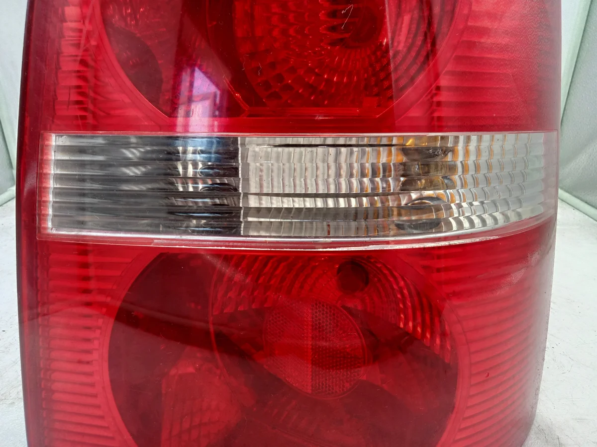 Rückleuchte Rechts VW Touran 1T0945096C image 3