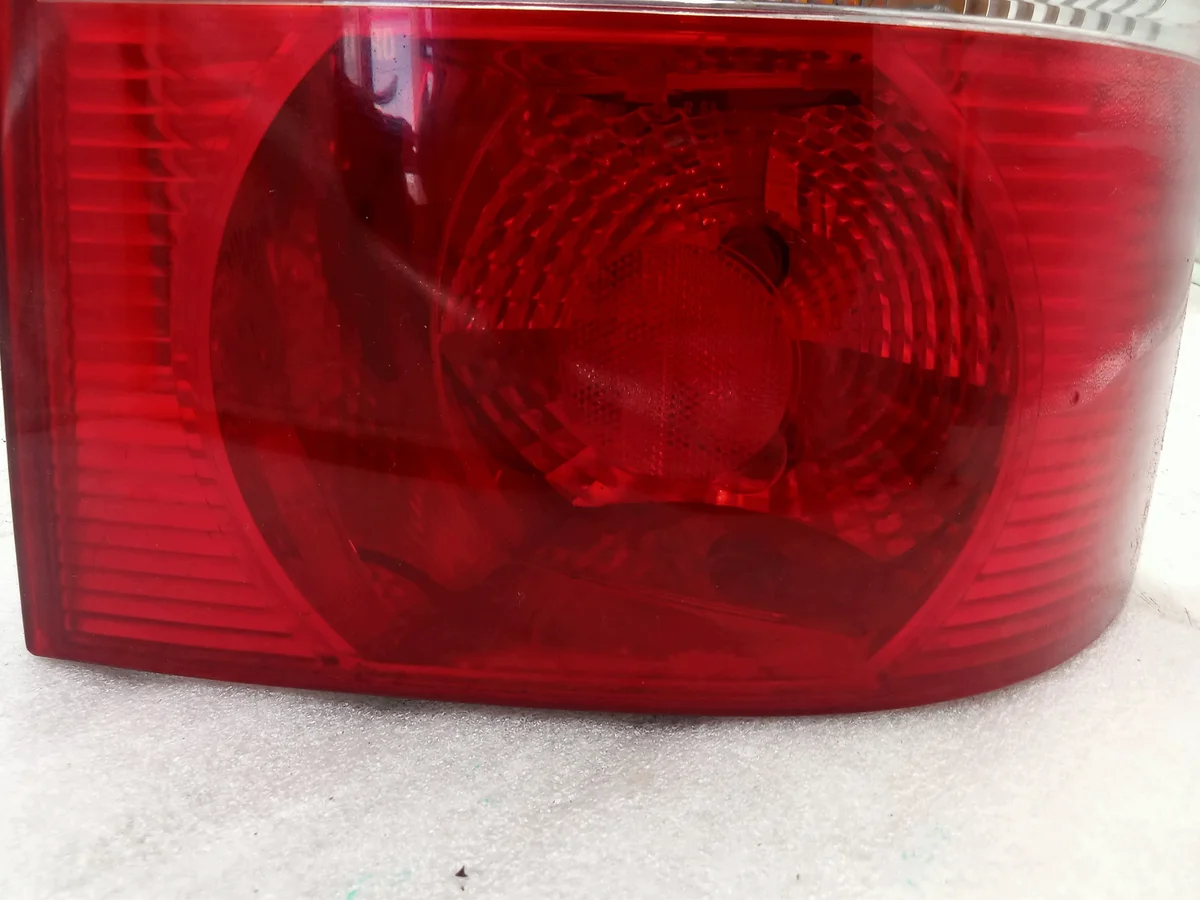 Rückleuchte Rechts VW Touran 1T0945096C image 4
