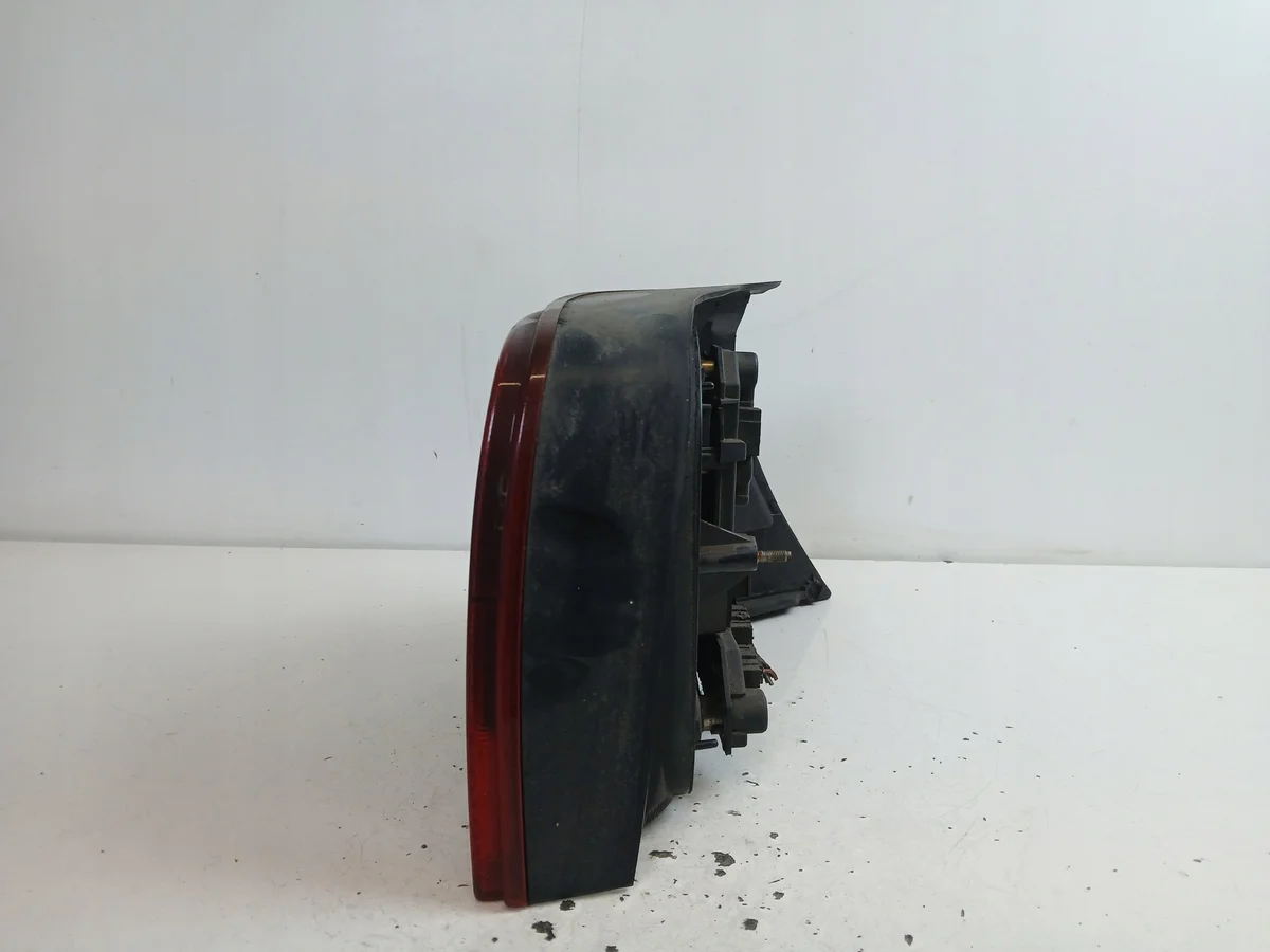 VW Golf IV HB Left Rear Tail Light Dark image 3