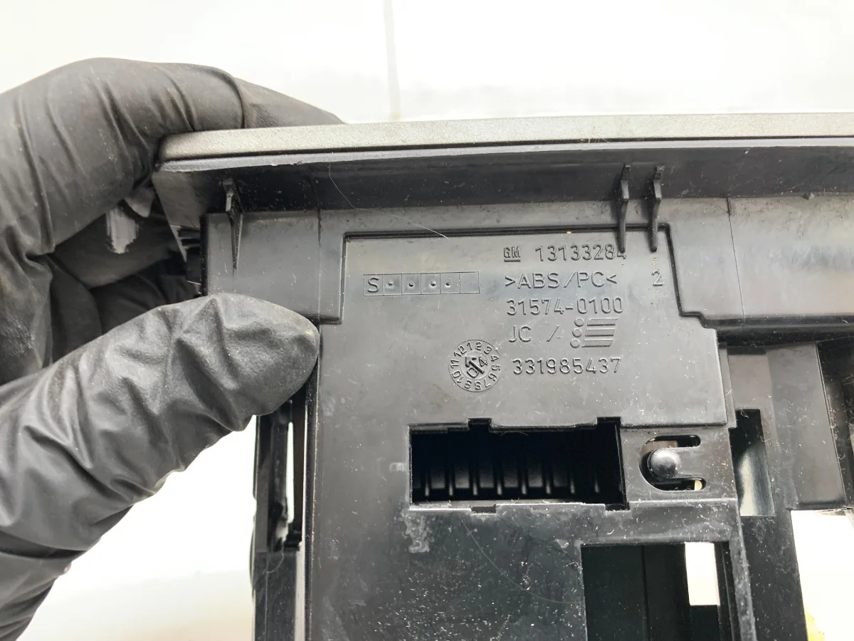 Aschenbecher Opel Astra H 13133284 gebraucht image 4