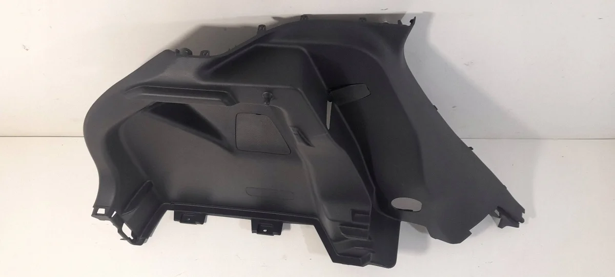 Toyota Yaris IV P21 Seitenverkleidung Kofferraum Links thumbnail 4