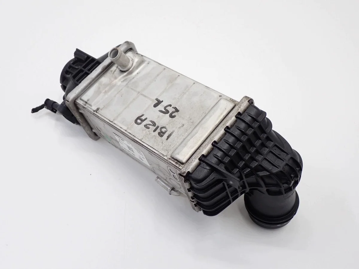 Ladeluftkühler 05C145785B für VW Polo VI image 3