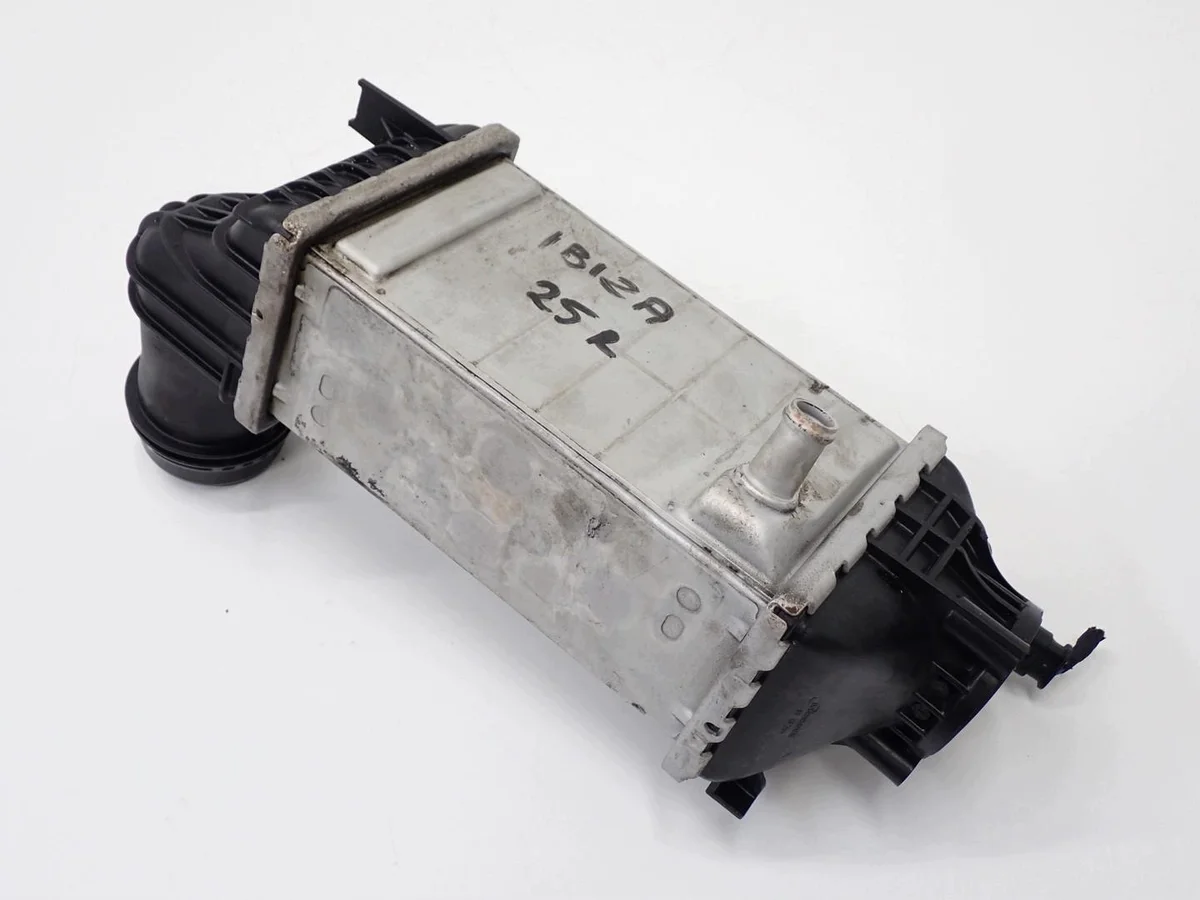 Ladeluftkühler 05C145785B für VW Polo VI image 4
