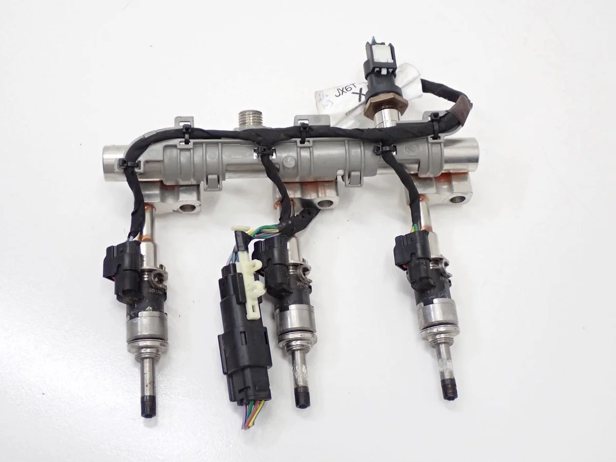 Rampe d'injection Ford Focus MK4 1.0 EcoBoost