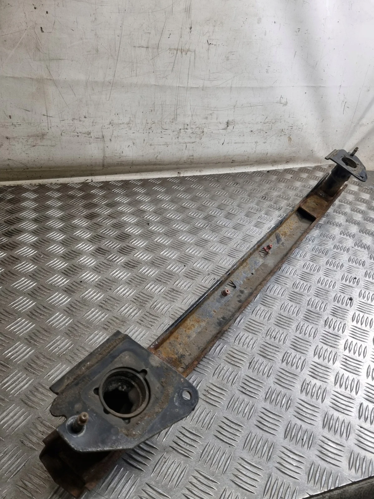 Opel Corsa E takapuskurin vahvikekäyttö image 5