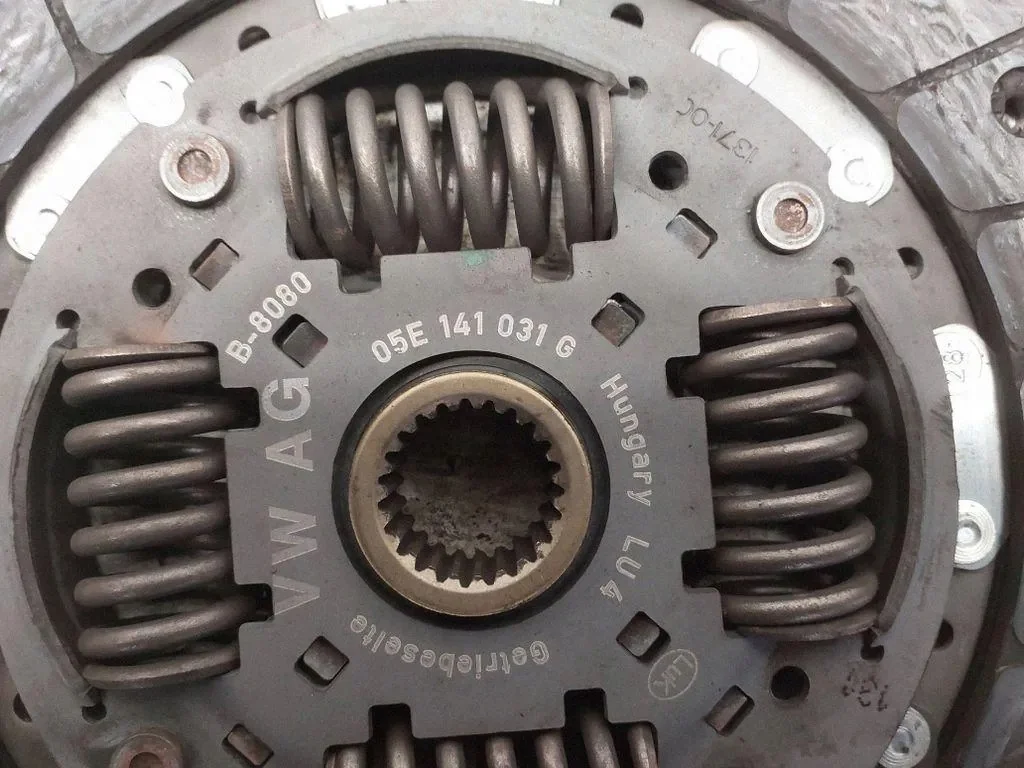 Zweimassenschwungrad 1.5 TSI DXD 05E141015G thumbnail 10