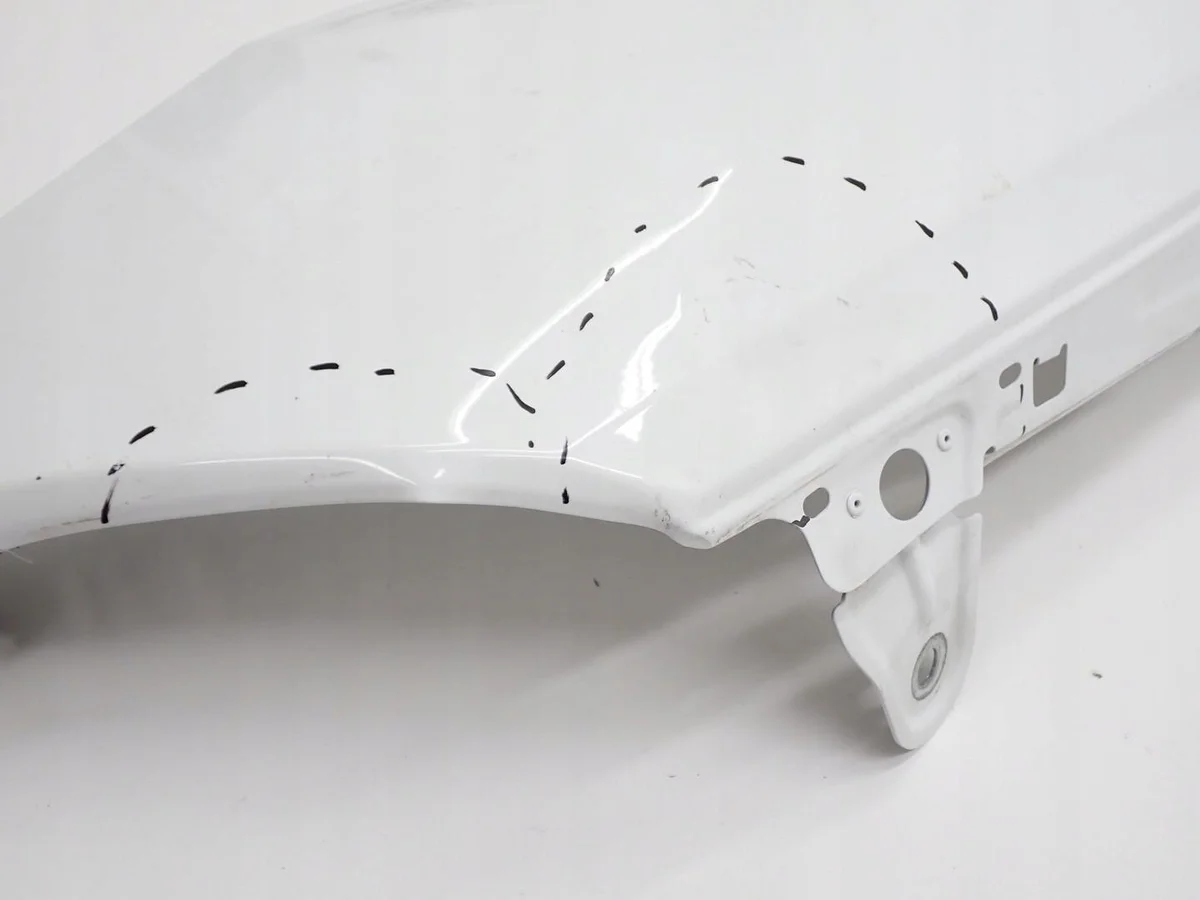 Audi A4 B9 8W etulokasuoja oikea image 3