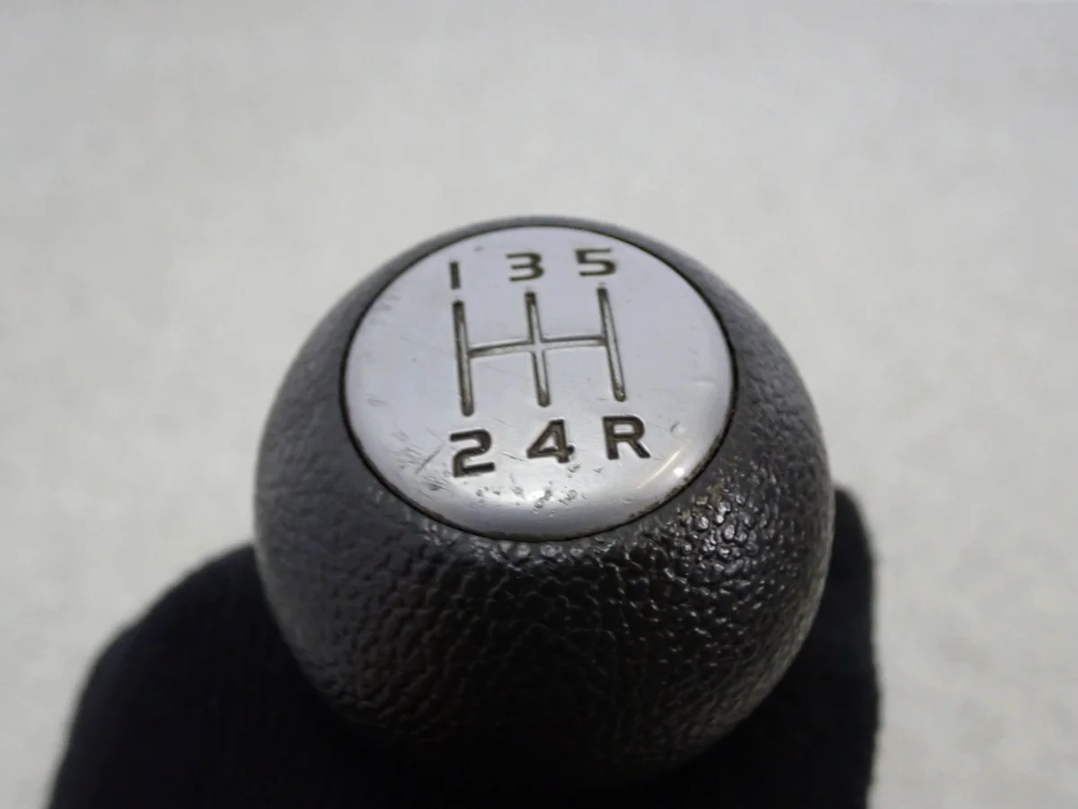 Suzuki Splash 1.2i 09-14 Schalthebel Gebraucht image 8