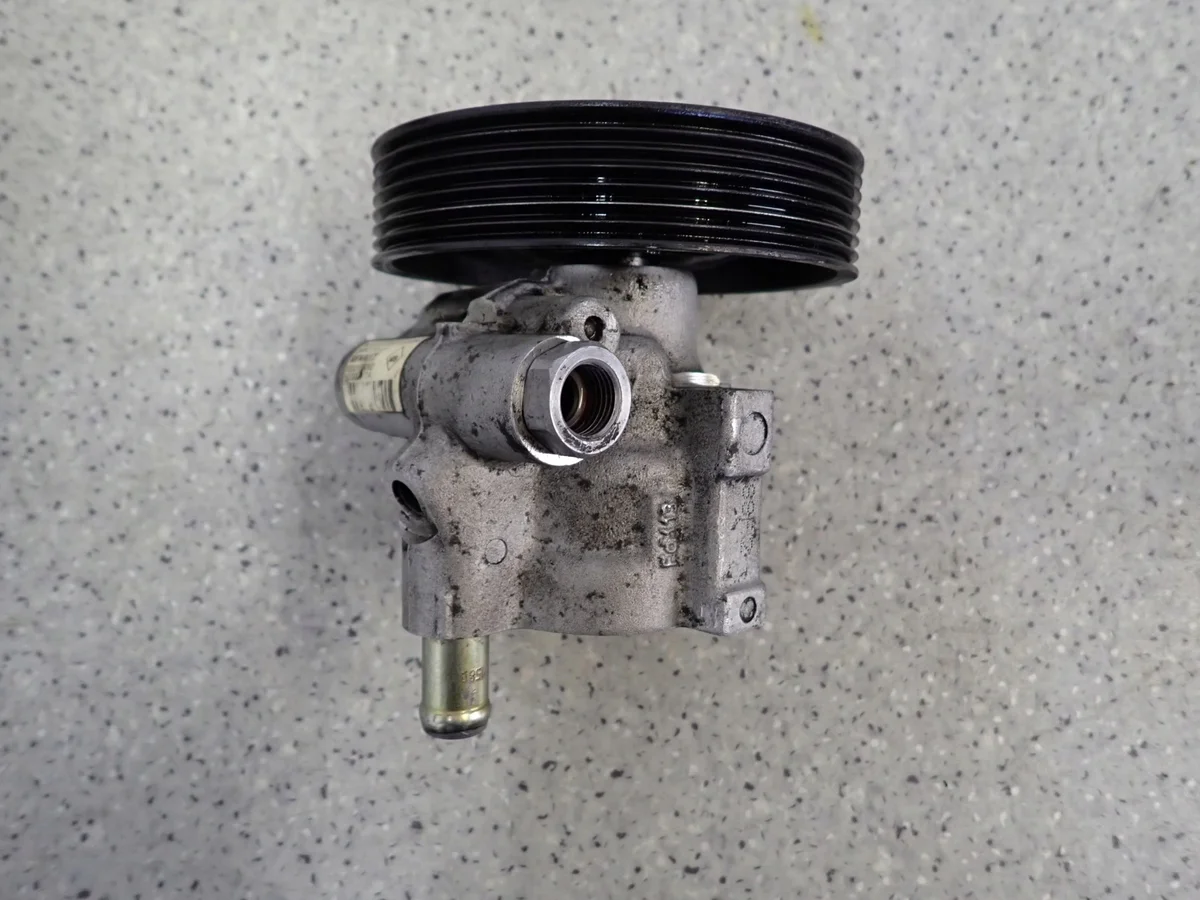 Nissan Primera P12 1.9DCI 02- Stuurbekrachtiging pomp