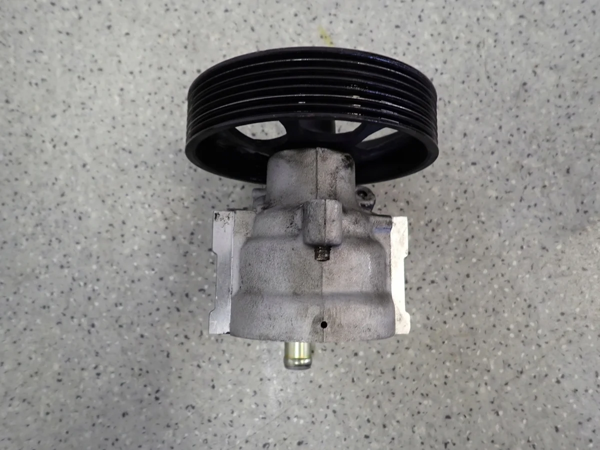 Pompe direction assistée Nissan Primera P12 1.9DCI image 5