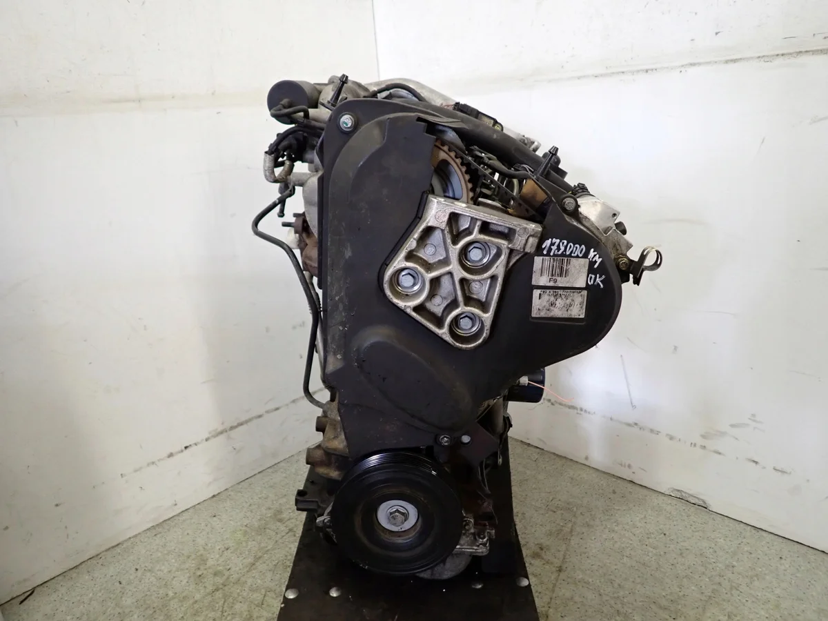 Nissan Primera P12 1.9 dCi moottori F9Q