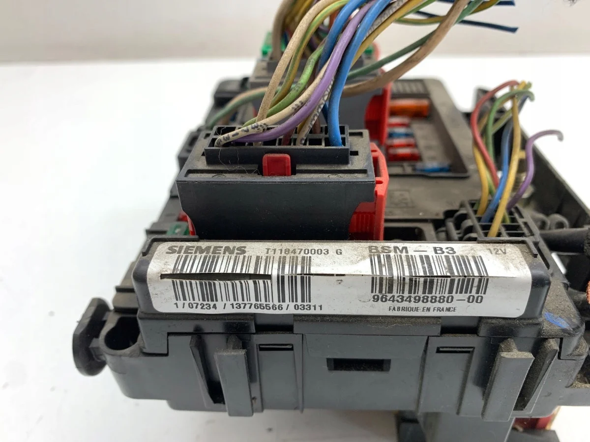 Module BSI Citroën C5 2.0 HDI 9643498880 image 3
