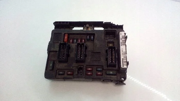 Module BSI Citroën C5 2.0 HDI 9643498880 image 4