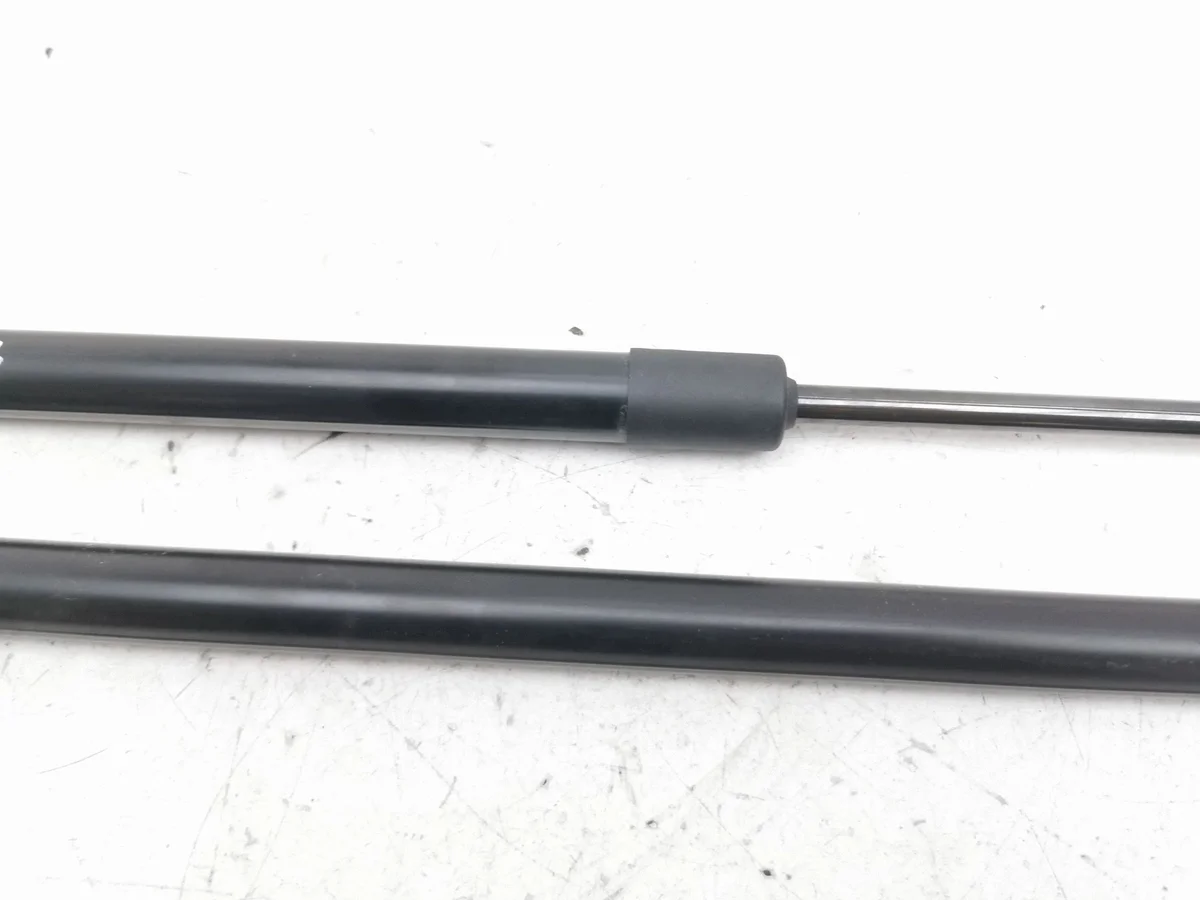 Mazda CX-30 2023 DFR562620R Heckklappen-Stellmotor image 5
