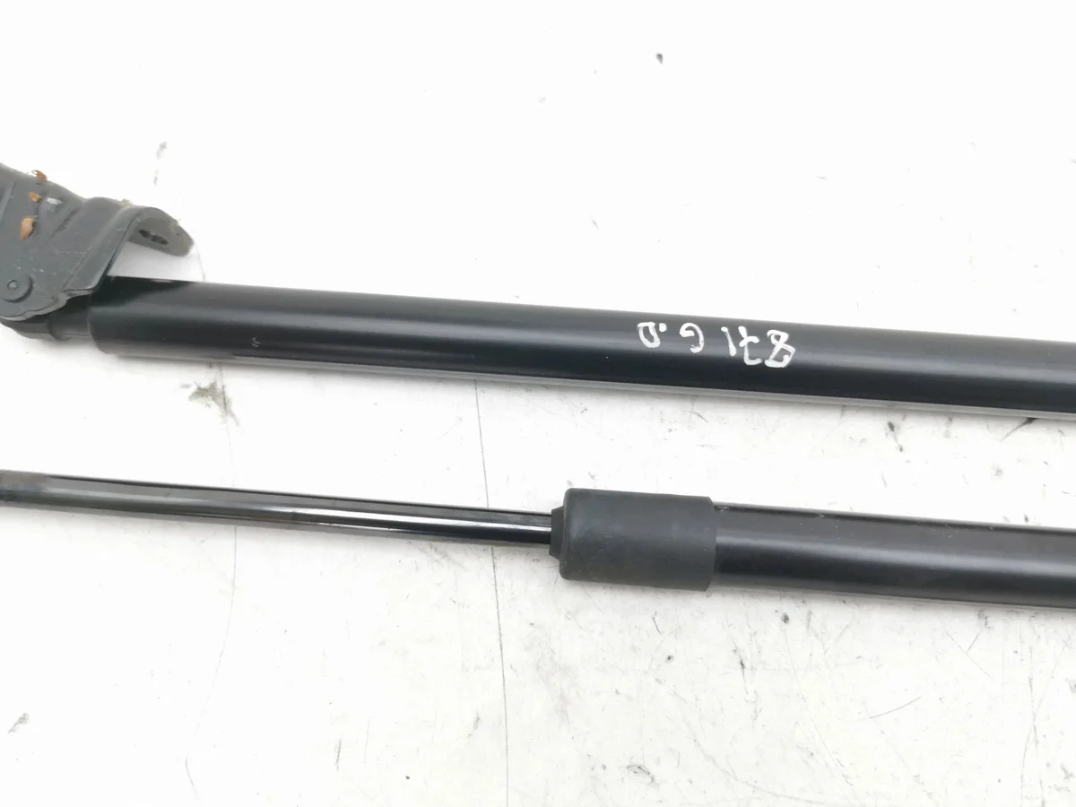 Mazda CX-30 2023 DFR562620R Heckklappen-Stellmotor image 6