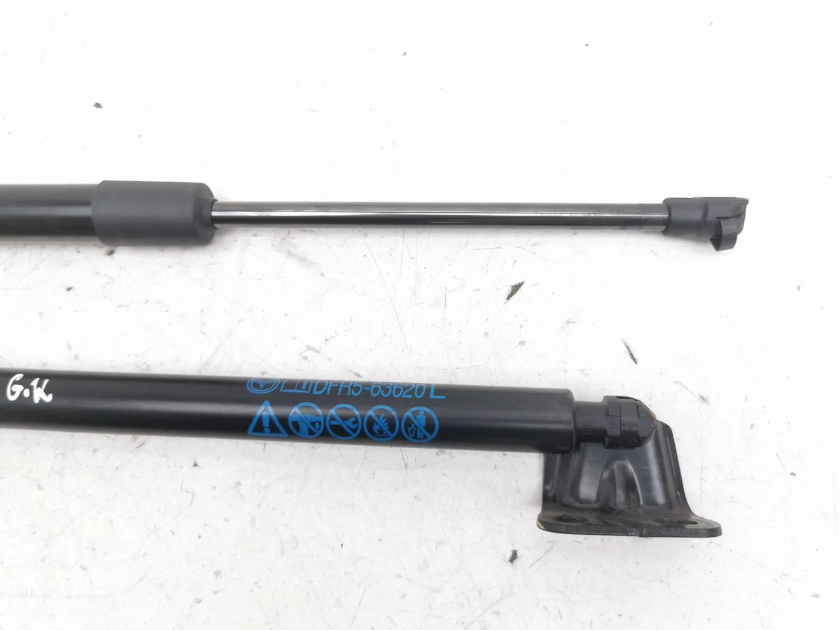 Mazda CX-30 2023 DFR562620R Heckklappen-Stellmotor image 8