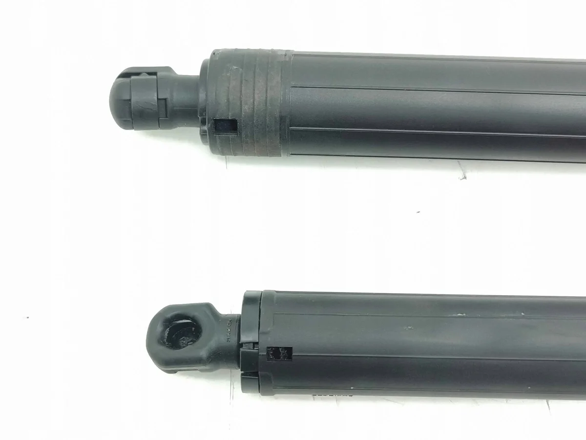 Cupra Formentor 2023 Tailgate Strut 5FF827552A image 3