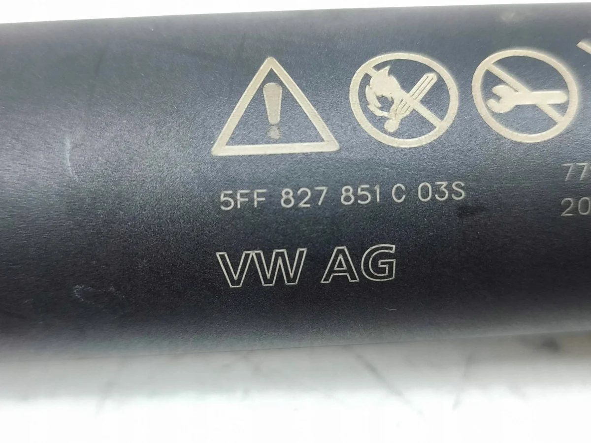 Cupra Formentor 2023 Tailgate Strut 5FF827552A image 10