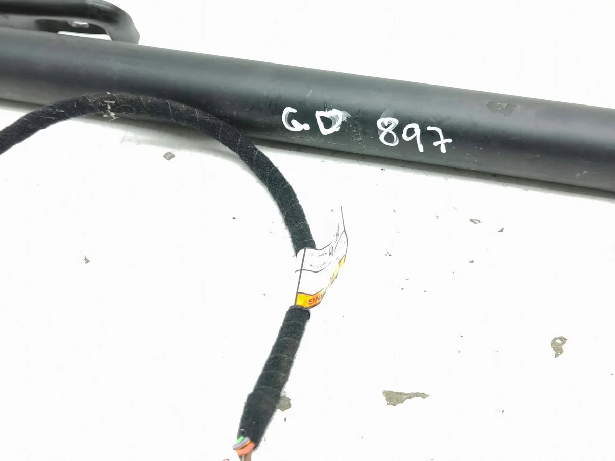 Maserati Levante 2017 Rear Hatch Strut image 7