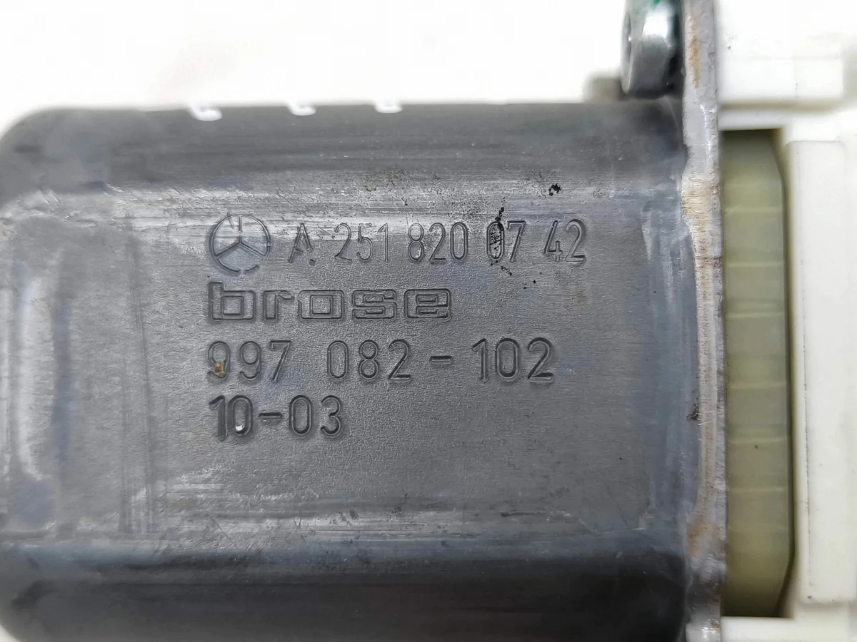 Mercedes ML W164 Fensterhebermotor vorne A2518200742 image 8