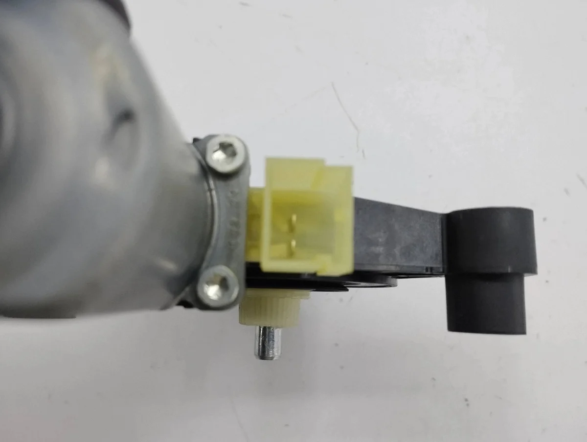 Audi A3 8Y Front Door Window Motor 5Q0959801 image 3