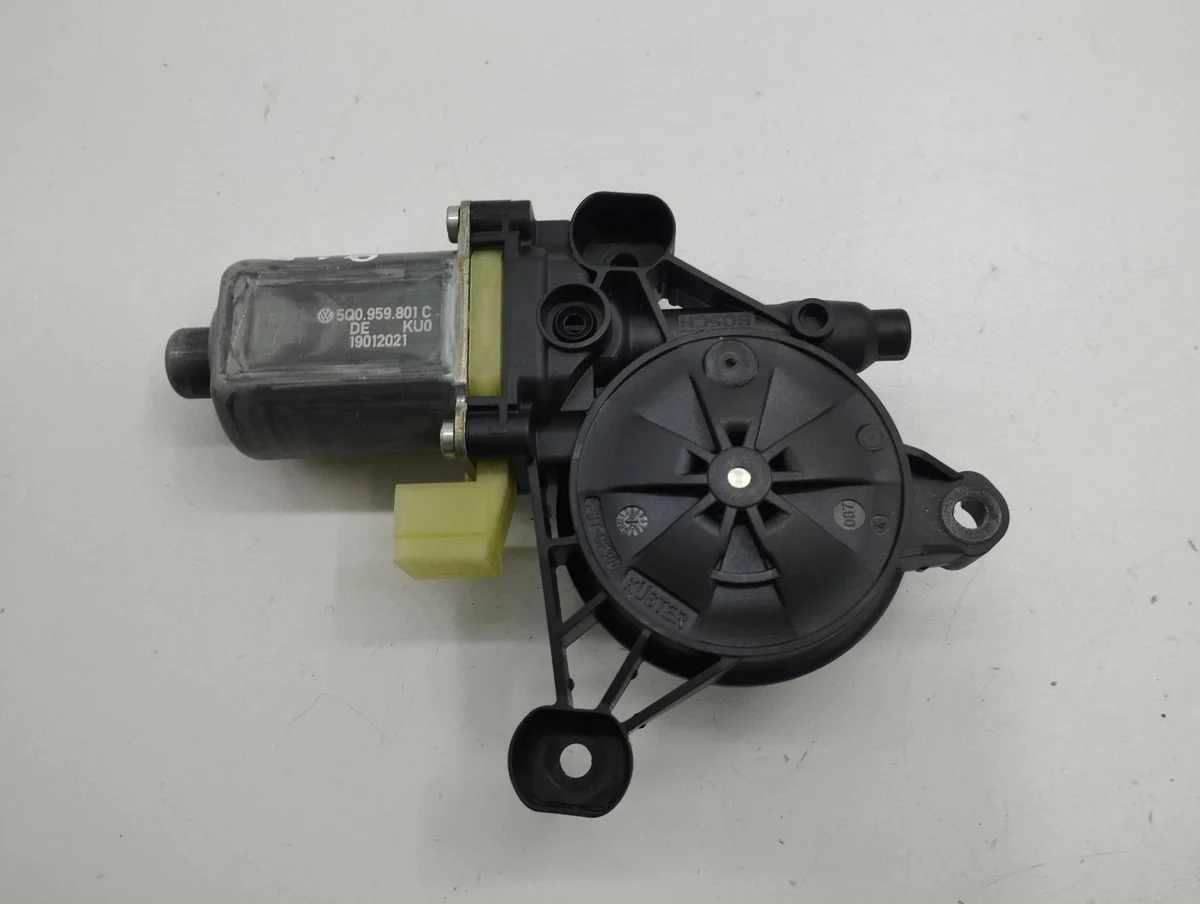 Audi A3 8Y Front Door Window Motor 5Q0959801 image 5