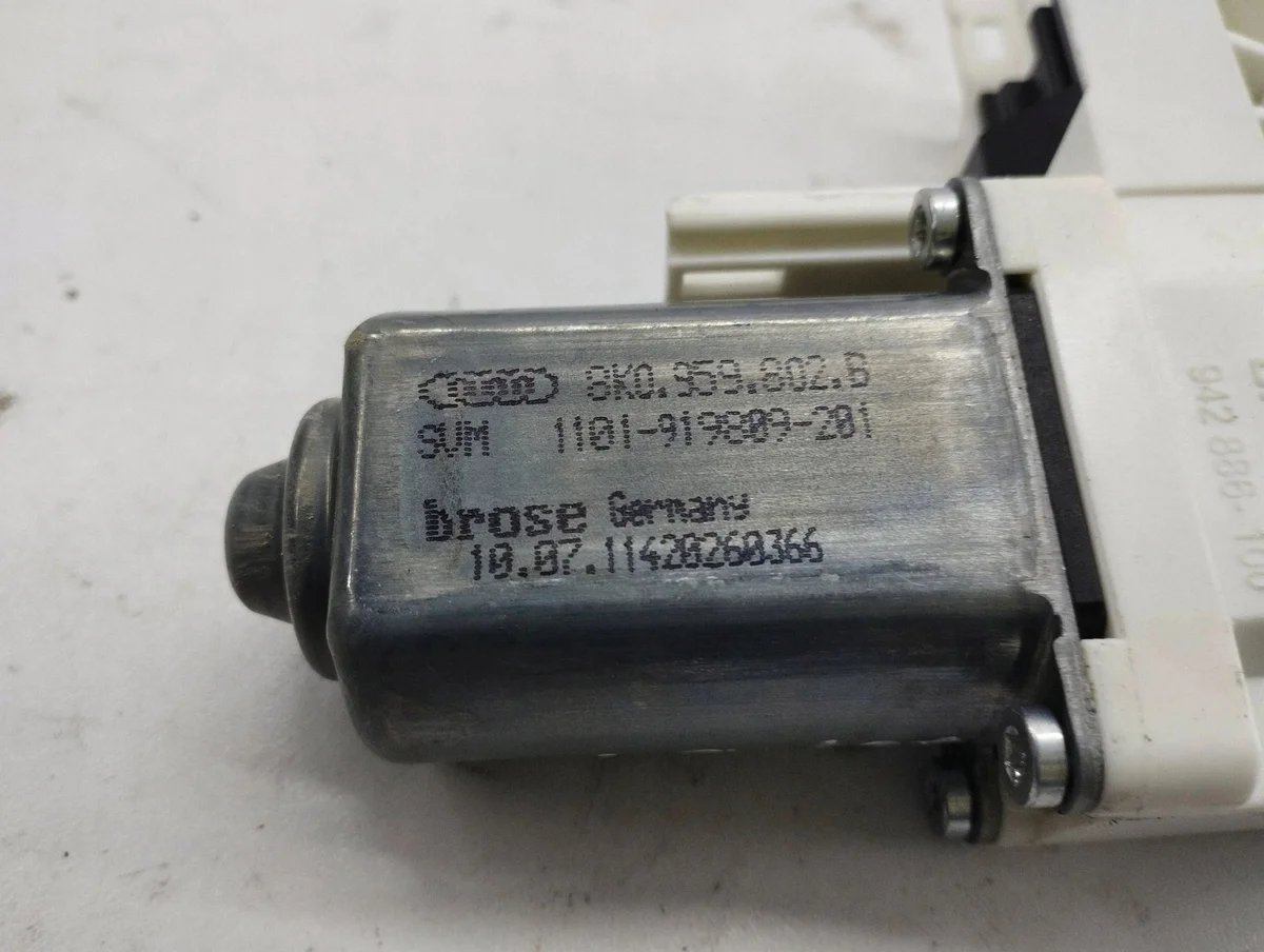 Audi A7 S7 4G Front Door Window Motor 2011 image 4